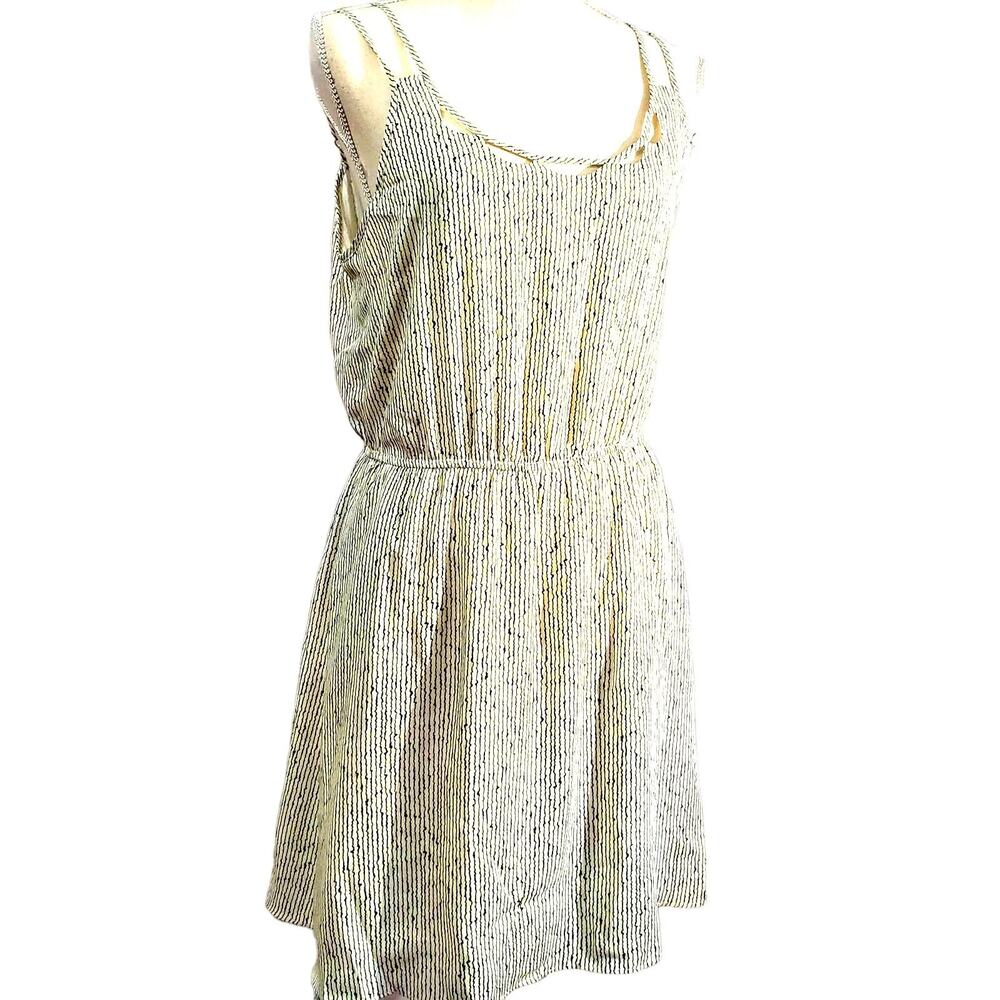 BCBGeneration Strappy Summer Dress Size M Green Lined Cutout Neckline Vacation